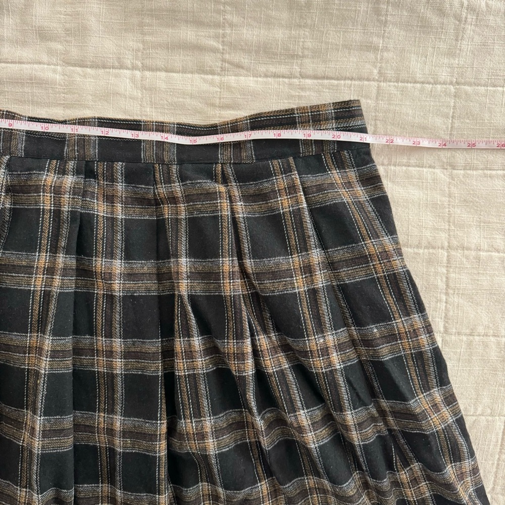 Paid Pleater A-line Mini Skirt Side Zip - Picture 4 of 7